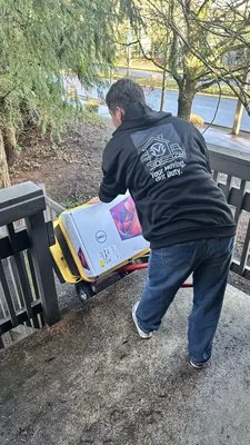 M-Trucks And Movers