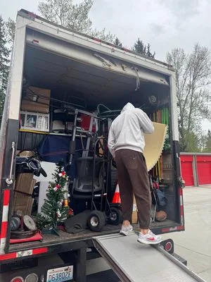 M-Trucks And Movers photo 1