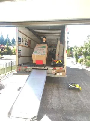 Moving Cab photo 3