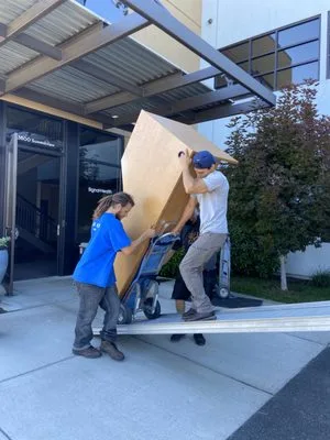 Bernd Moving photo 1