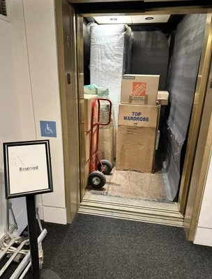 M-Trucks And Movers